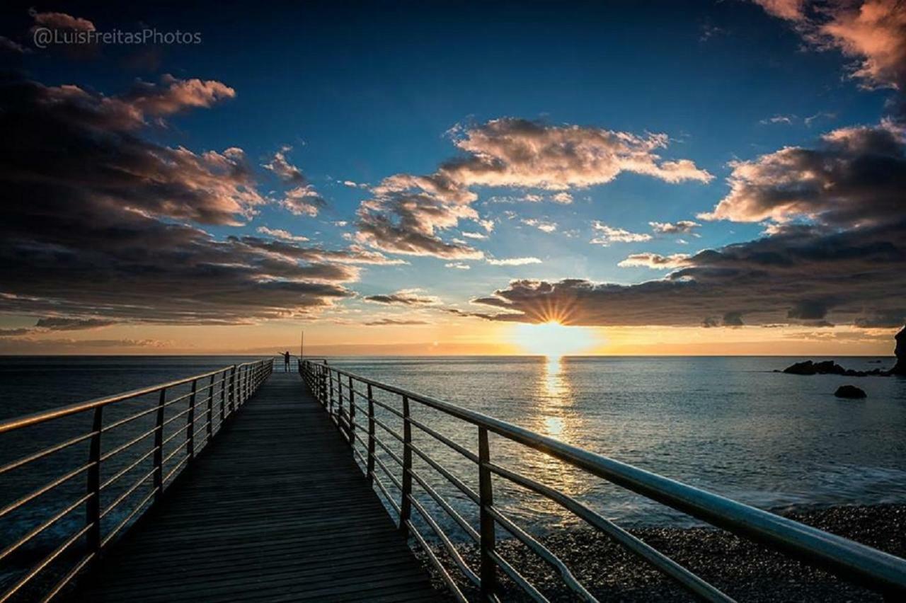 ホテル Sunset Sea Breeze Madalena do Mar エクステリア 写真